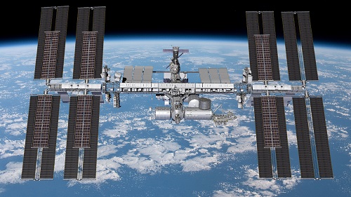 space station boeing solar
