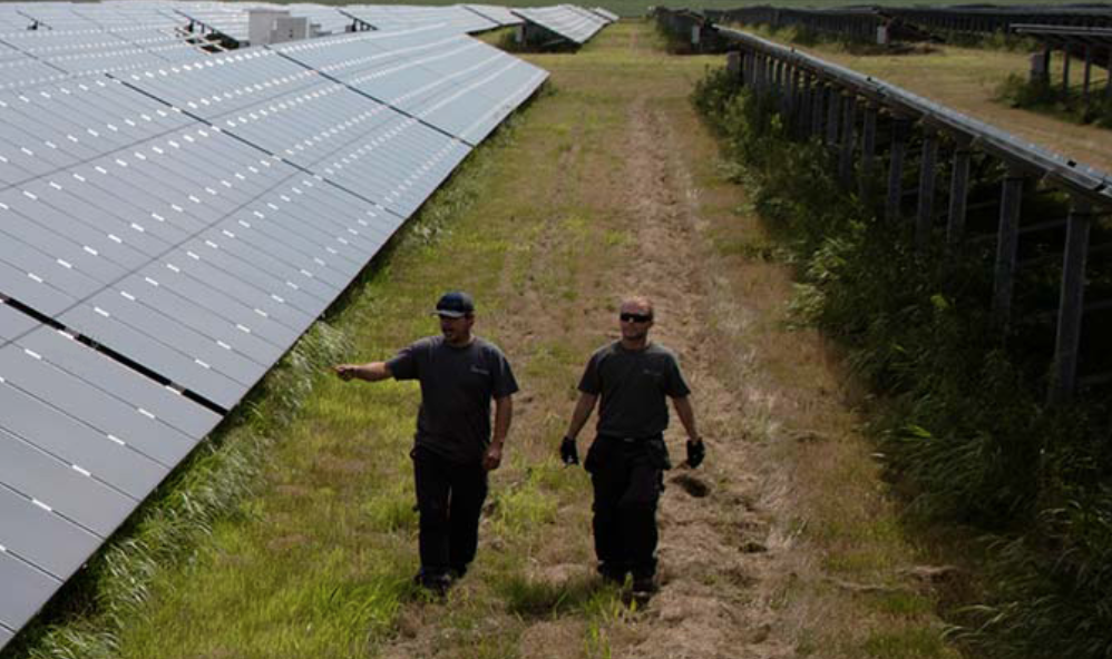 The WEC Energy Group presents plans for the Paris solar battery park