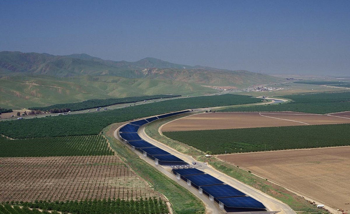 The idea of ​​building solar panels over the California canals floated from researchers - Archinect