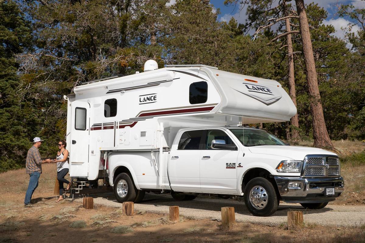 You need a Heavy Duty Long Bed Truck and $ 60,000 for that gigantic camper - autoevolution