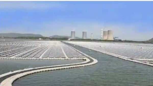 India’s largest floating solar power plant in Andhra Pradesh: This complex module array has been designed - for the first time in India - to withstand gusts of wind up to 180 km/hr. (Photo credit: NTPC/ Simhadri)